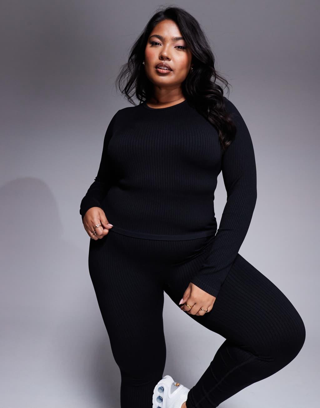 4505 Curve Icon seamless ribbed long sleeve top in black  Product Image