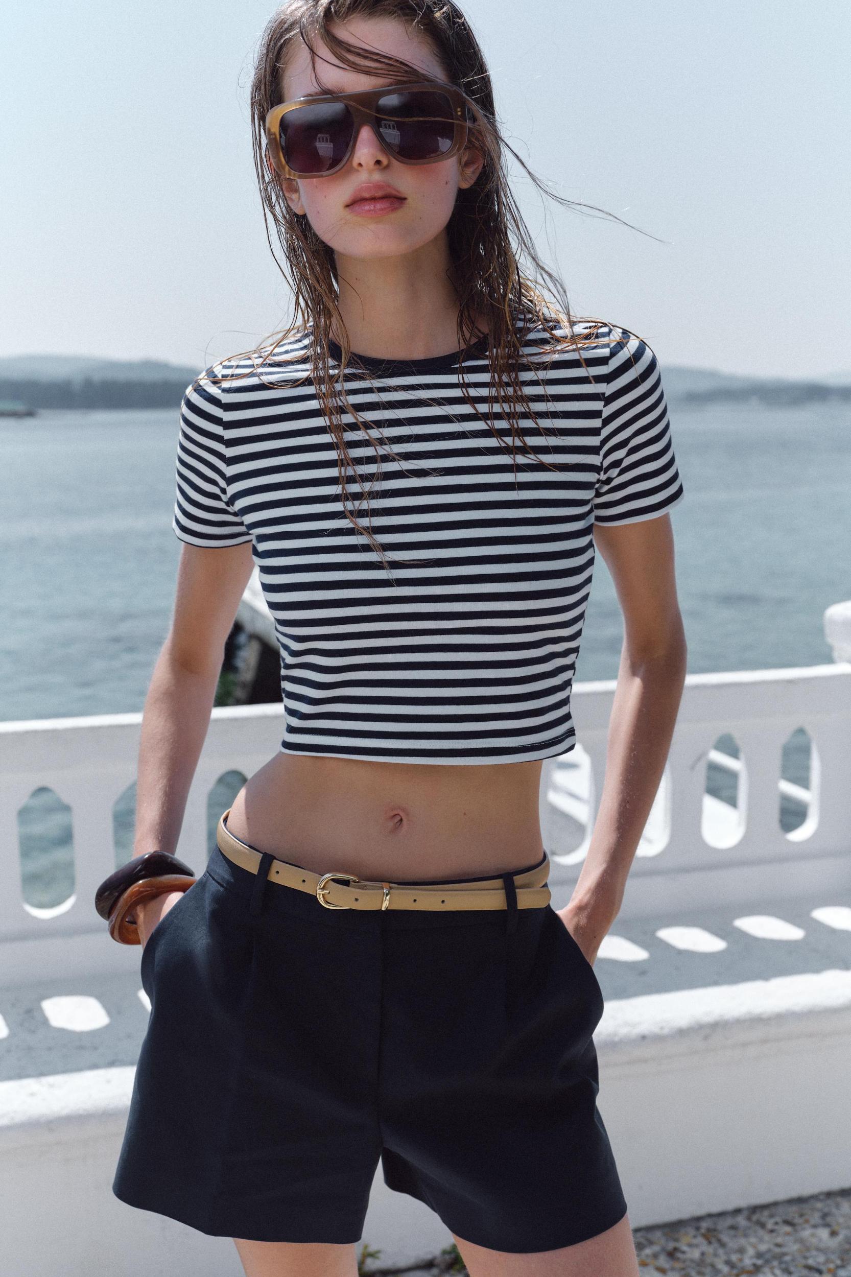 CROPPED STRETCH T-SHIRT Product Image