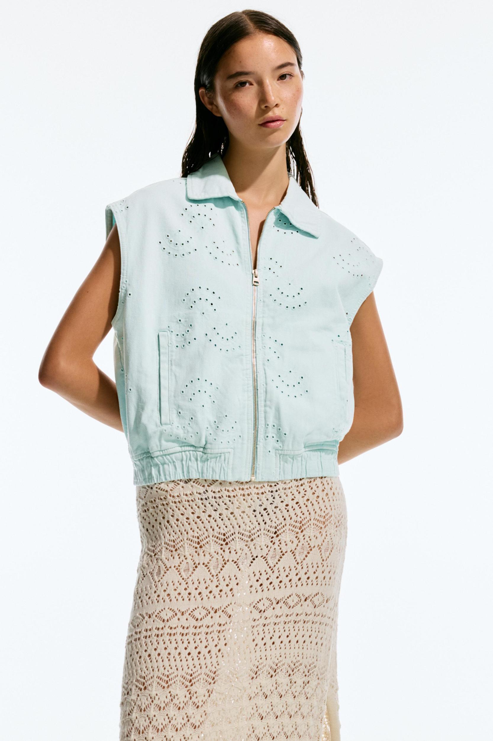 Embroidered cotton vest Product Image