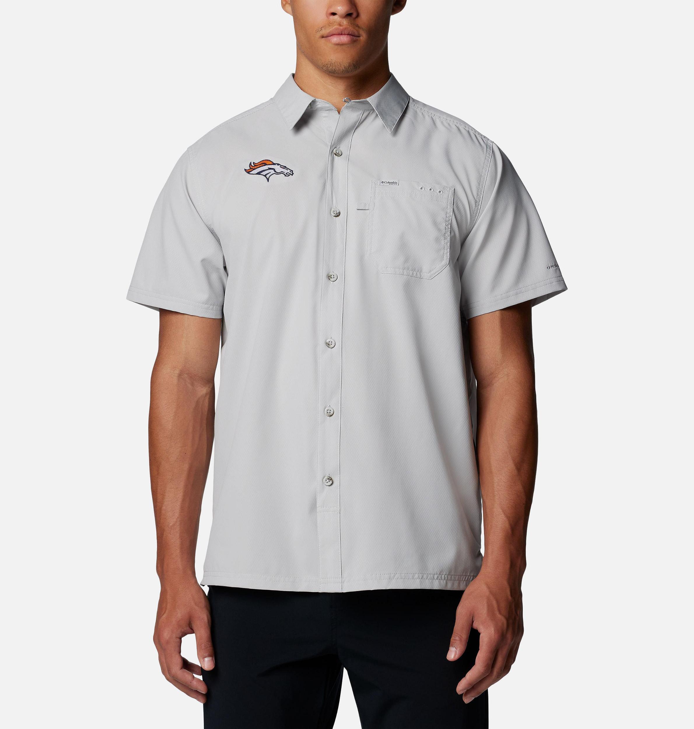 Columbia Mens NFL Slack Tide Camp Shirt- Product Image