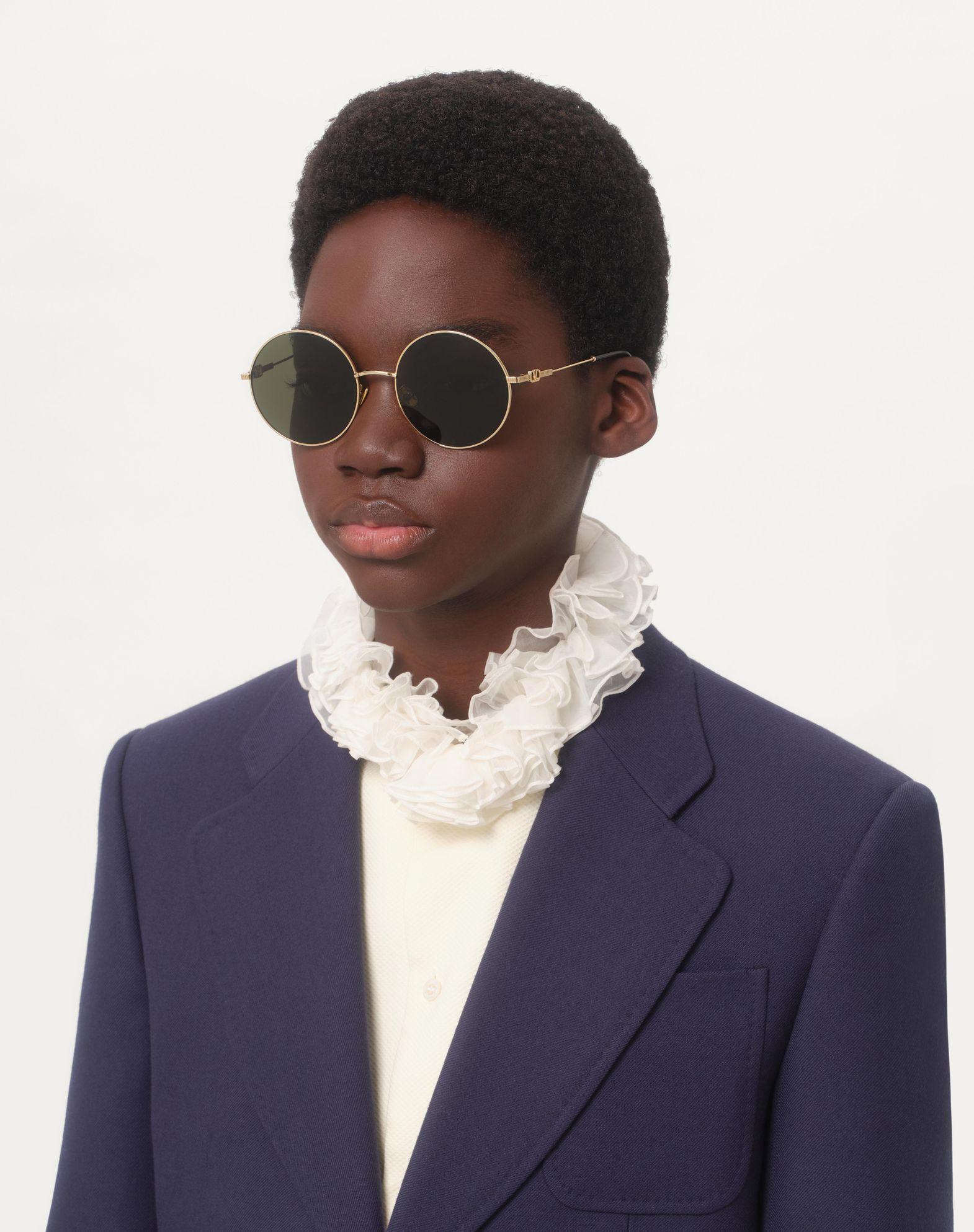 Round Oversized Metal Frame Product Image