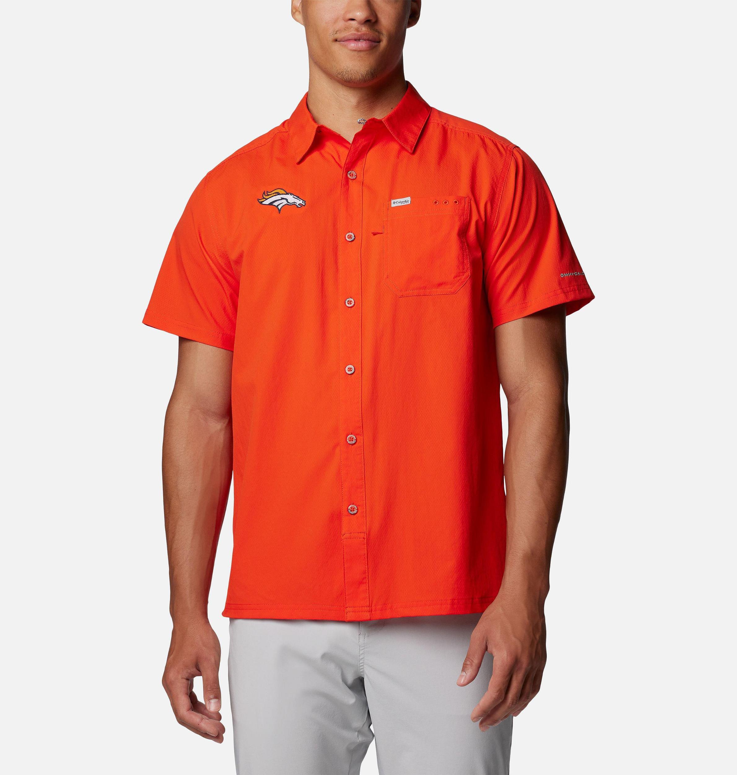 Columbia Mens NFL Slack Tide Camp Shirt- Product Image