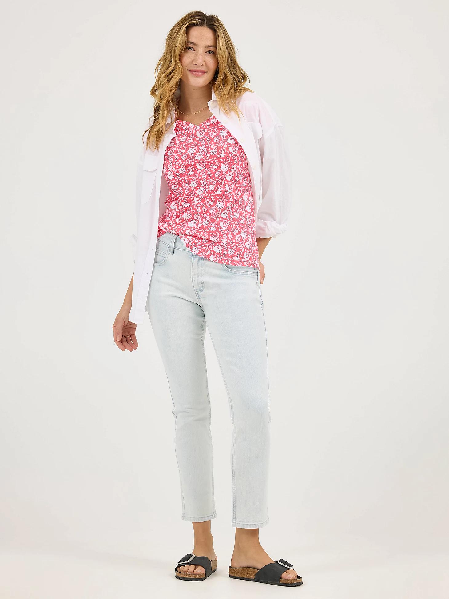 Women's Basic V-Neck Print Tee | Women's Tops & Tees | Lee® Product Image