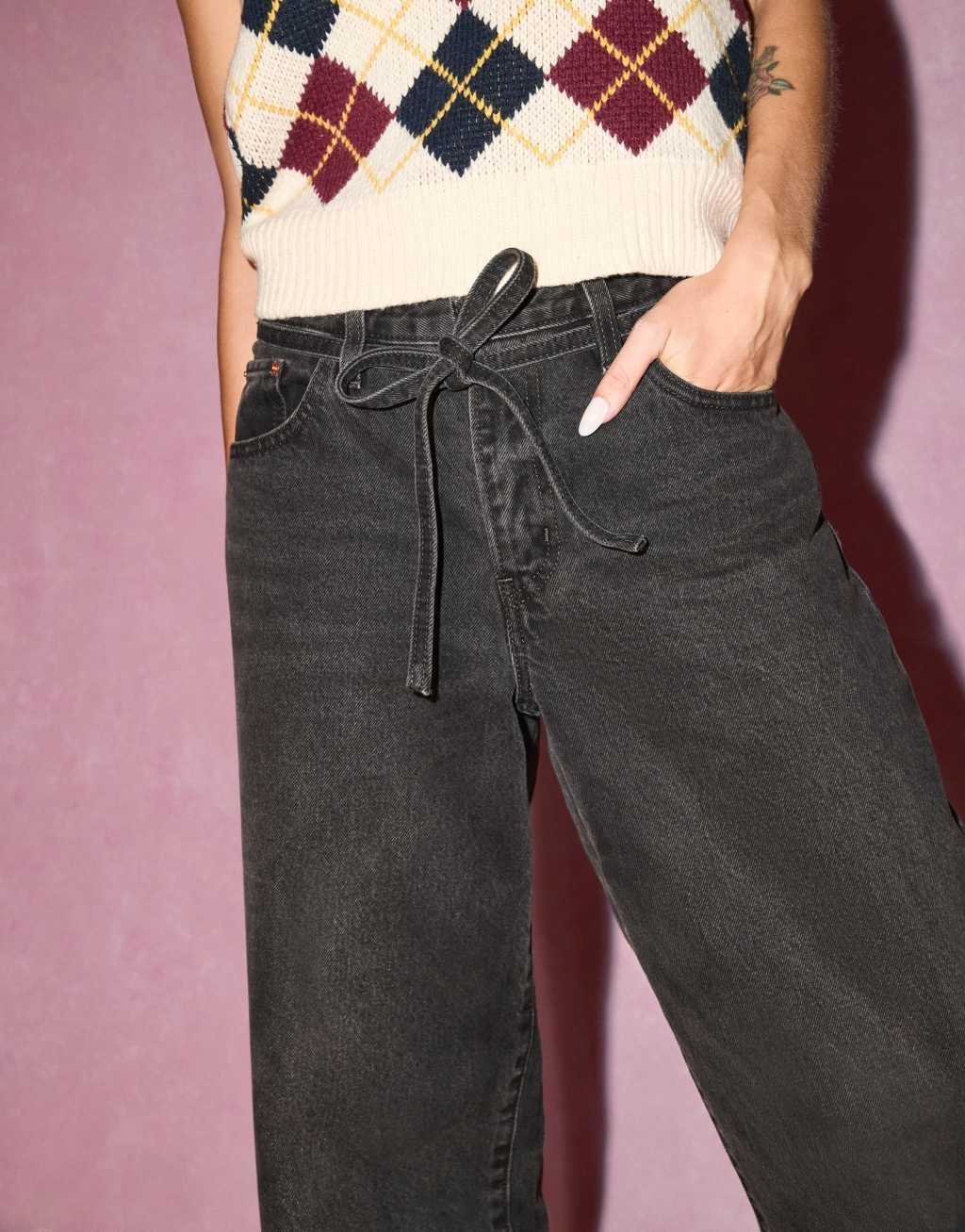 Levi's XL straight loose fit jeans in washed black Product Image