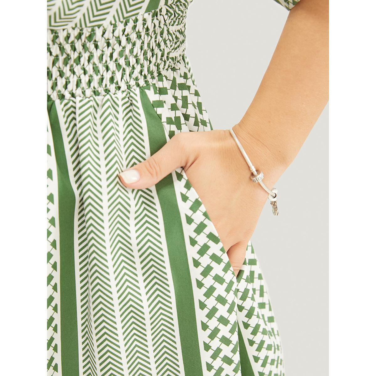 Plus Size Geometric Contrast Wrap Pocket Shirred Split Dress Green Women Vacation Pocket V-neck Short sleeve Curvy Midi Dress BloomChic 10/M Product Image