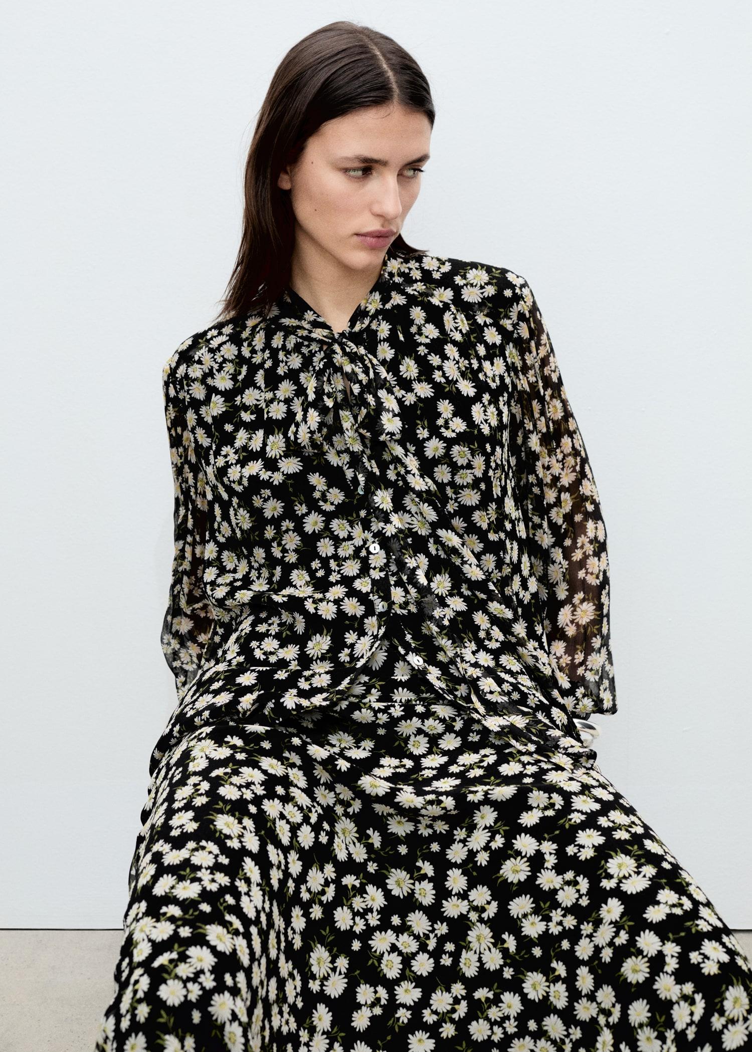 Floral tie blouse - Women | MANGO USA Product Image