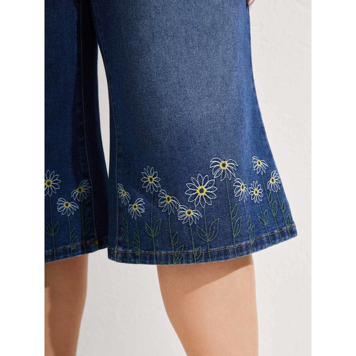 Plus Size Floral Embroidered Elastic Waist Cropped Jeans Women Midblue Medium stretch Slanted pocket Jeans BloomChic 20/2X Product Image