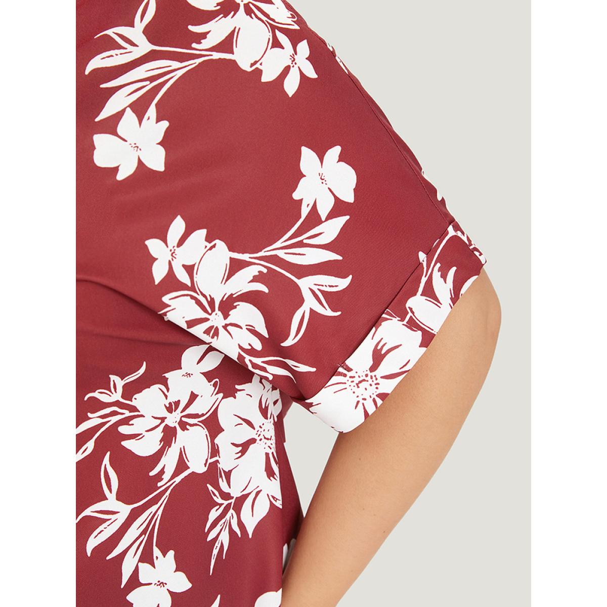 Plus Size Multicolor Silhouette Floral Print Notched Roll Sleeve Blouse Women Elegant Short sleeve V-neck Dailywear Blouses BloomChic 26/4X Product Image