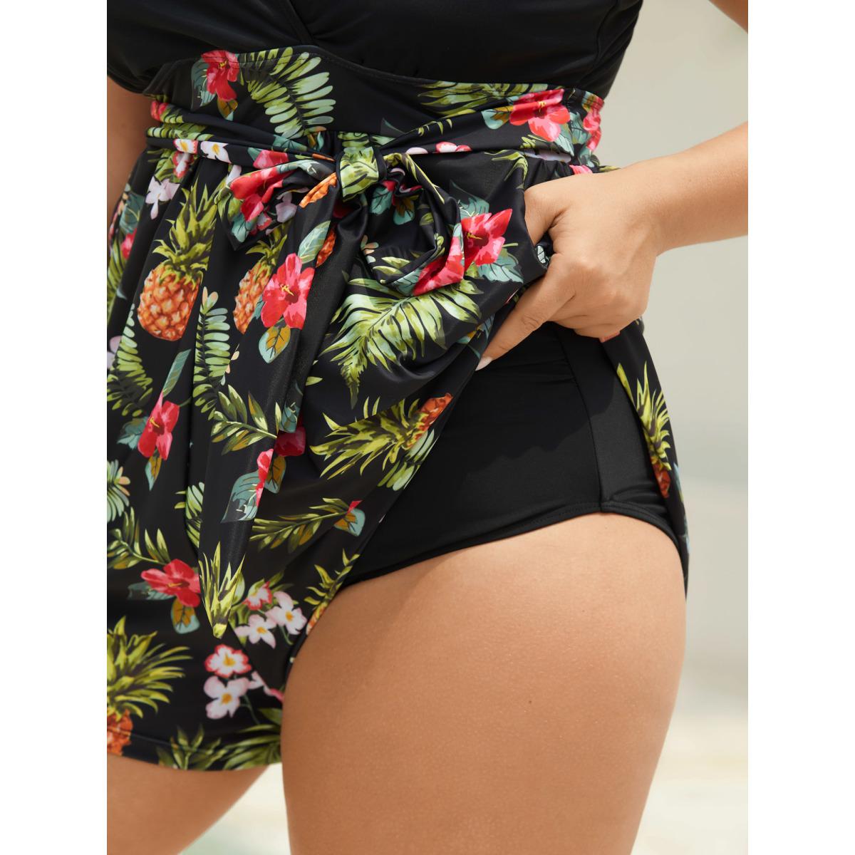 Plus Size Tropical Floral Pockets One-Piece Swimsuit Women's Swimwear Black Resort Tie knot Curve Bathing Suits High stretch One Pieces BloomChic 18-20/2X Product Image