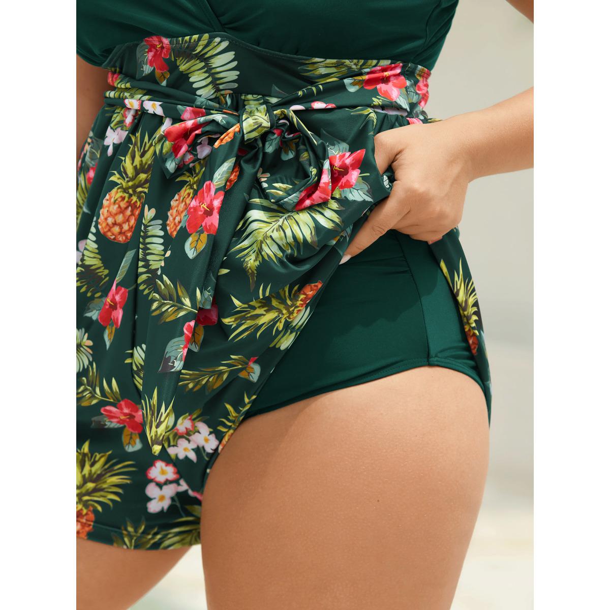 Plus Size Tropical Floral Pockets One-Piece Swimsuit Women's Swimwear Black Resort Tie knot Curve Bathing Suits High stretch One Pieces BloomChic 18-20/2X Product Image