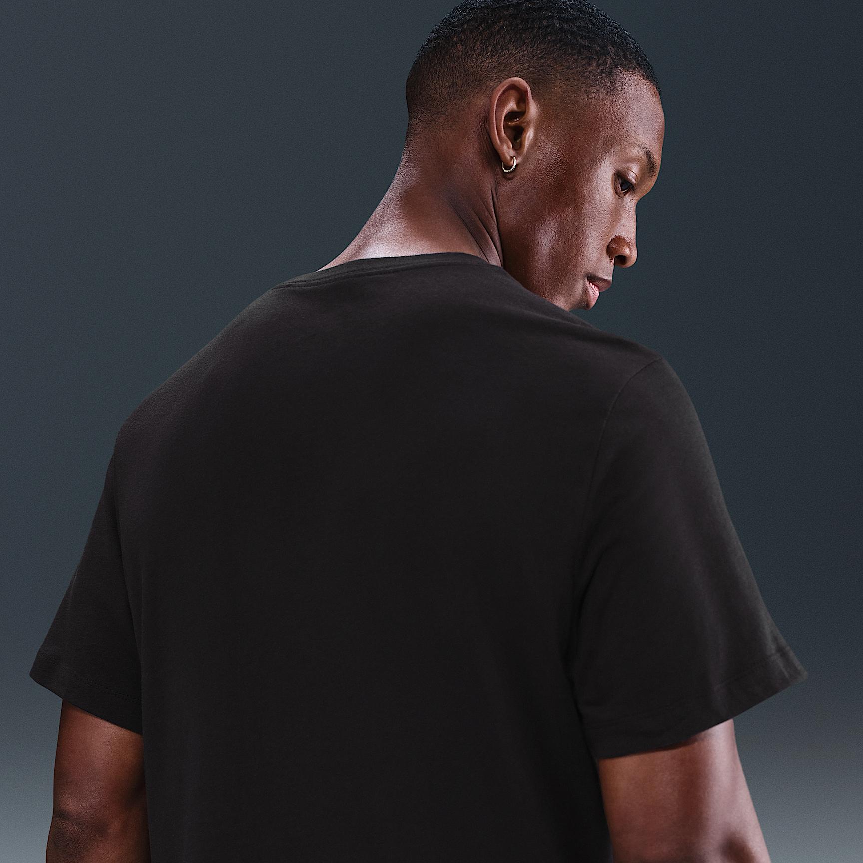 Mens Nike Sportswear T-Shirt | AR5004-324 Product Image