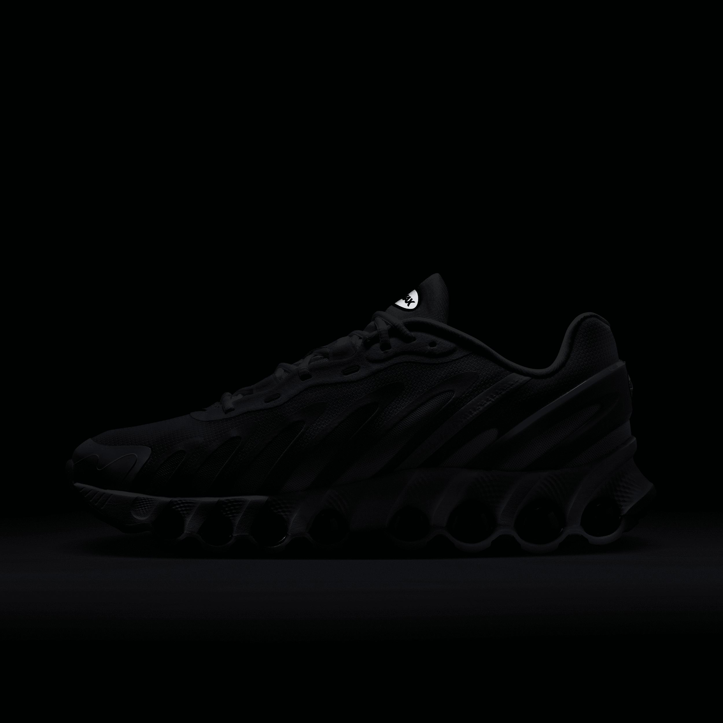 Nike Men's Air Max Dn8 Shoes Product Image