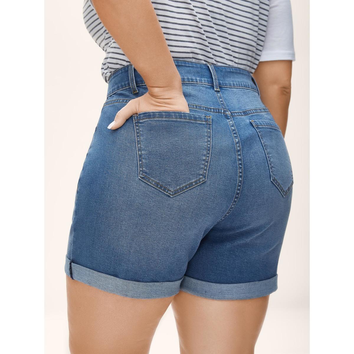 Plus Size Stretchy Roll Hem Denim Shorts Women Denimlightblue Medium stretch Casual Slanted pocket Leisure Denim Shorts BloomChic 16/1X Product Image