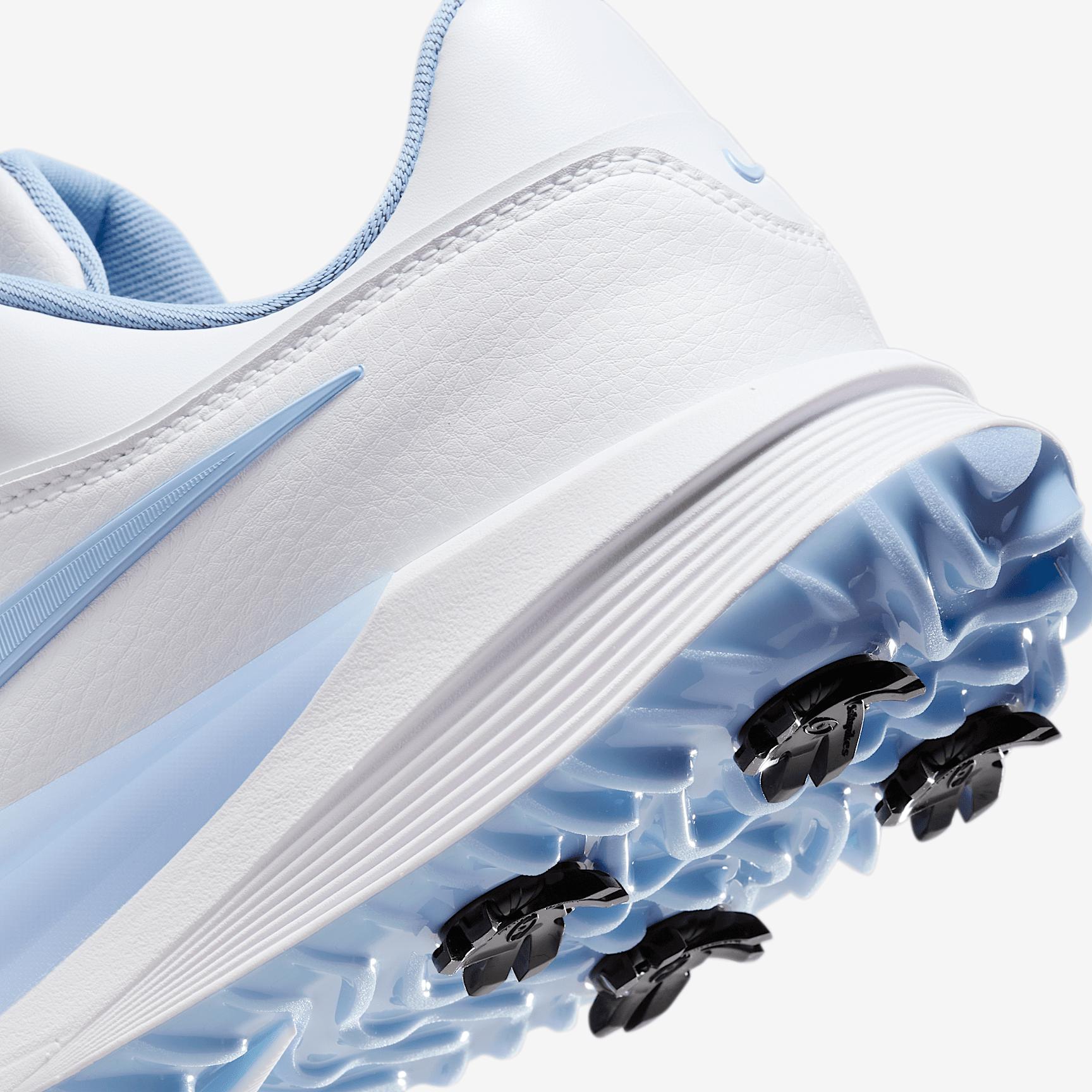 Nike Victory Pro 4 Golf Shoes (Wide) Product Image