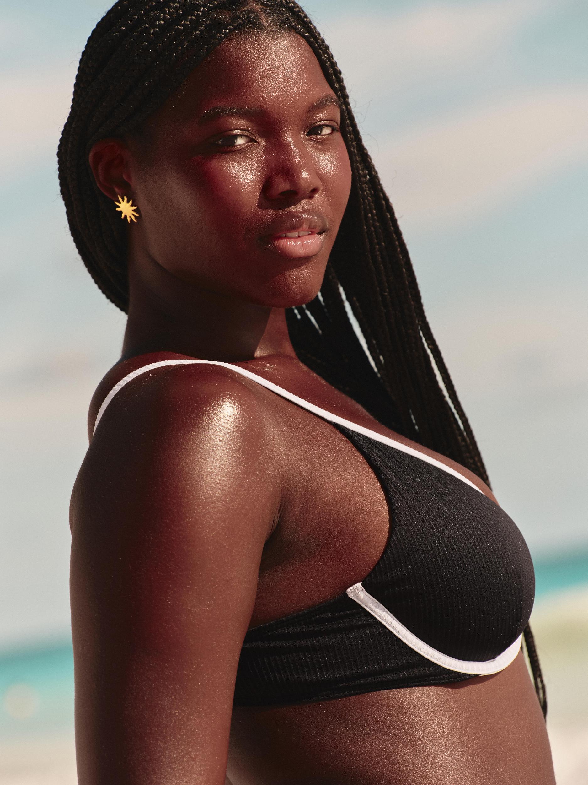 Ribbed Plunge Underwire Bikini Top Product Image