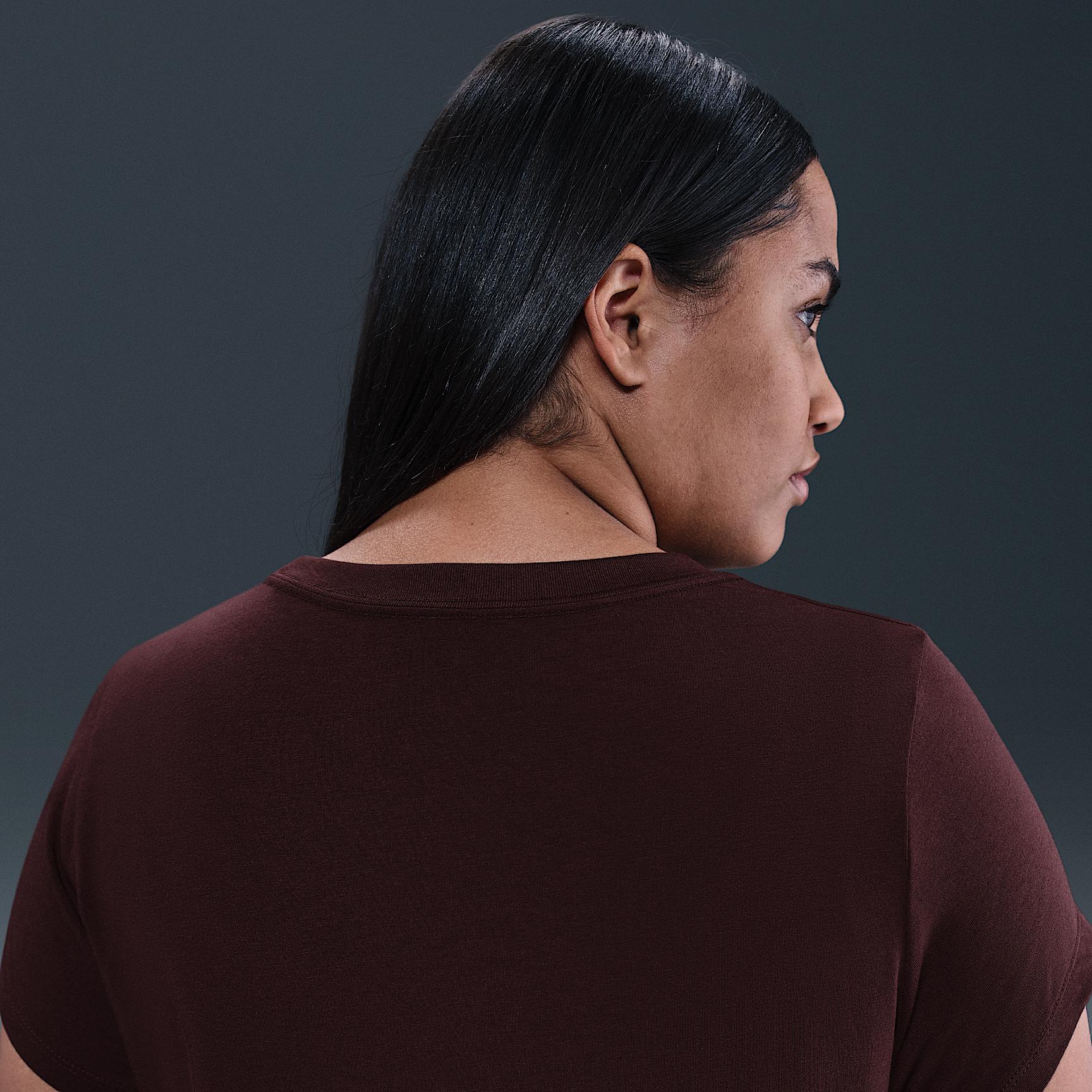 Womens Nike Sportswear Chill Knit Cropped T-Shirt (Plus Size) | FZ2479-652 Product Image