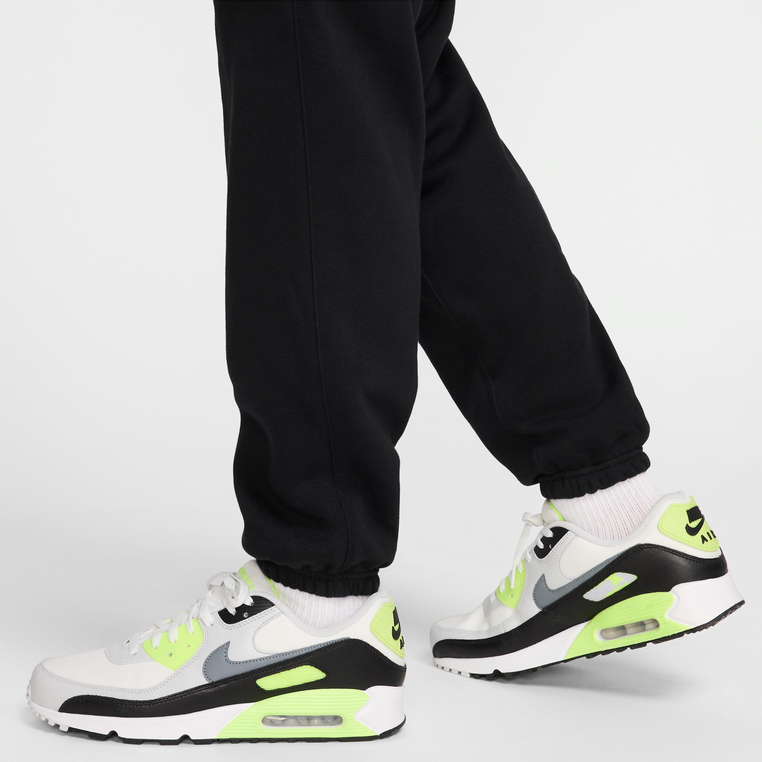 Nike Mens Club Fleece Cargo Pants | FN3805-010 Product Image