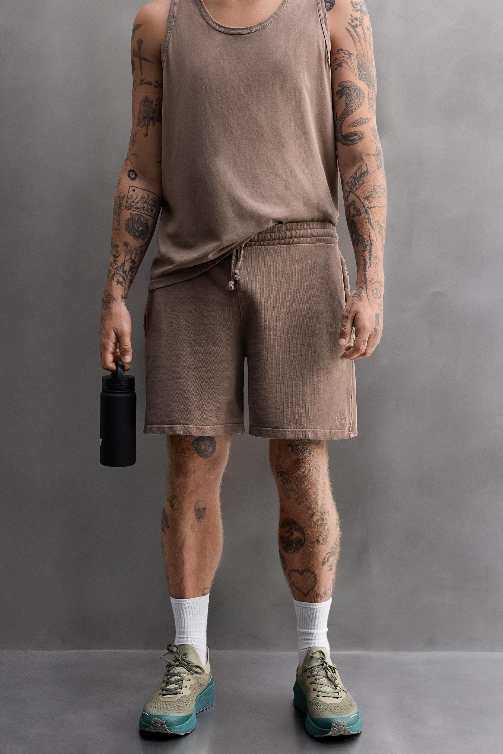 JOGGER SHORTS Product Image