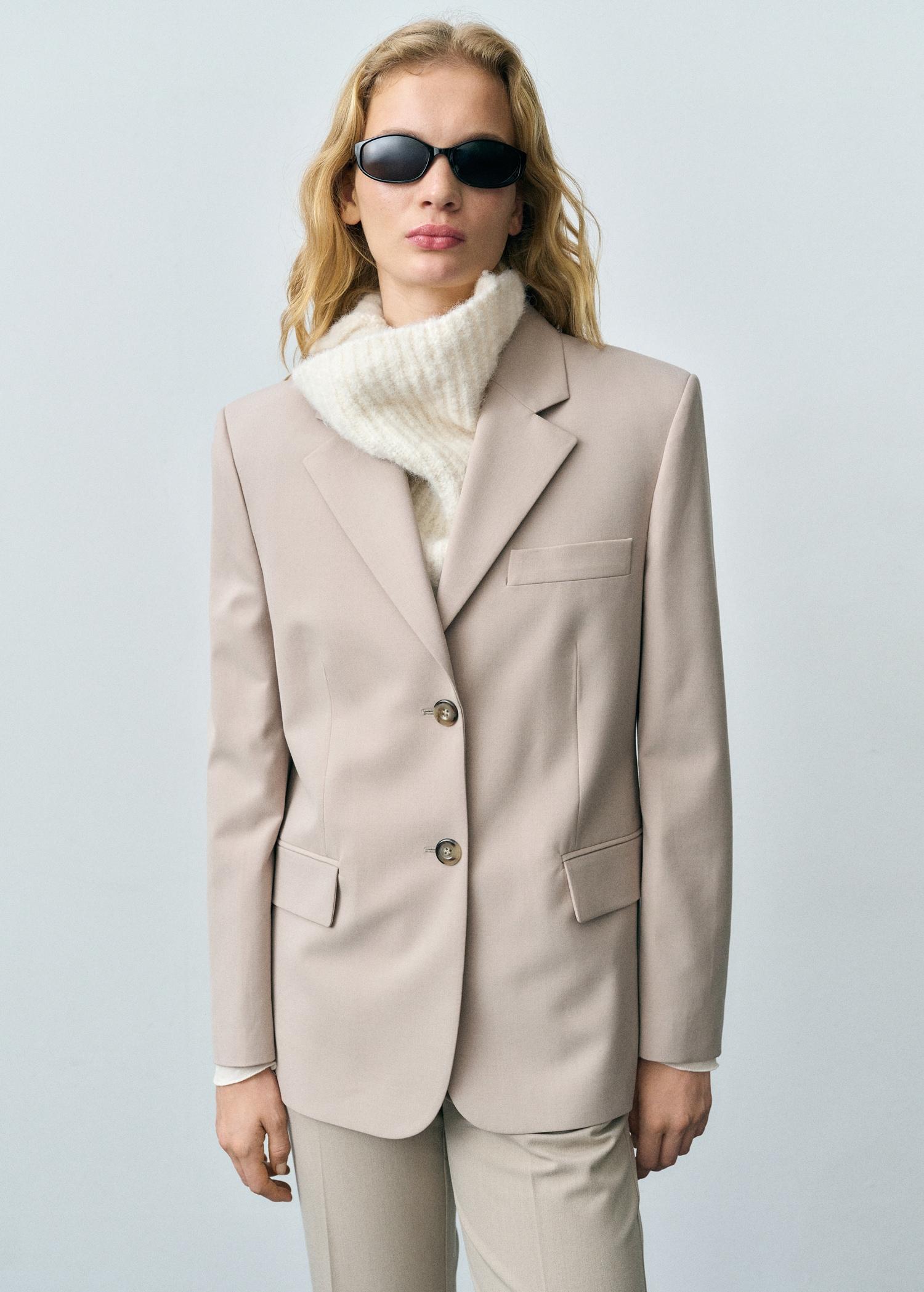 Structured straight-fit blazer - Women | MANGO USA Product Image
