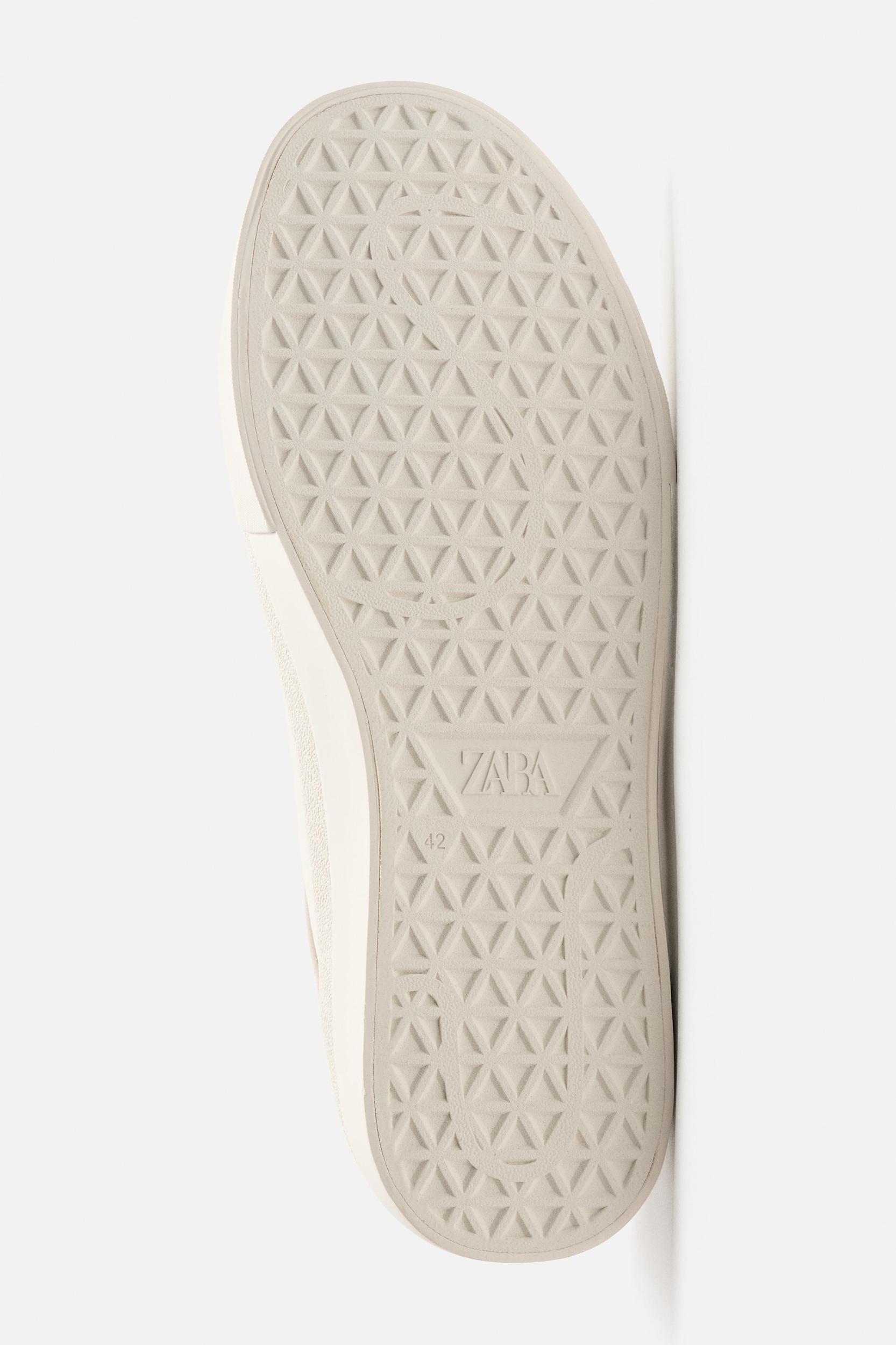 HEEL DETAIL SNEAKERS Product Image