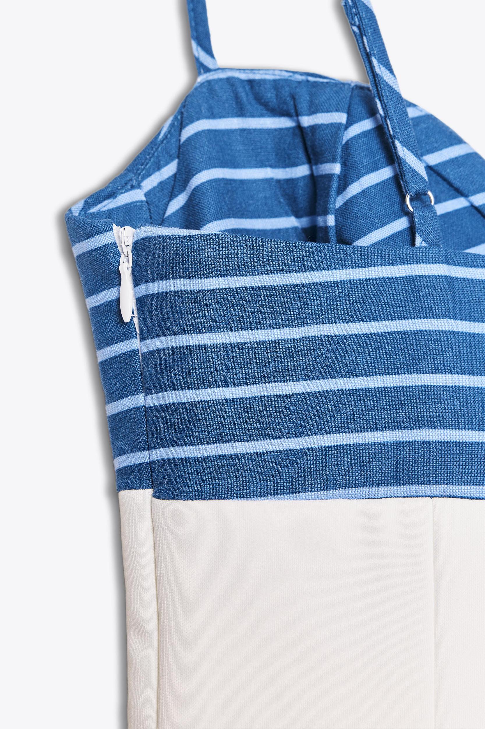 STRETCHY HANDKERCHIEF PRINT TOP Product Image