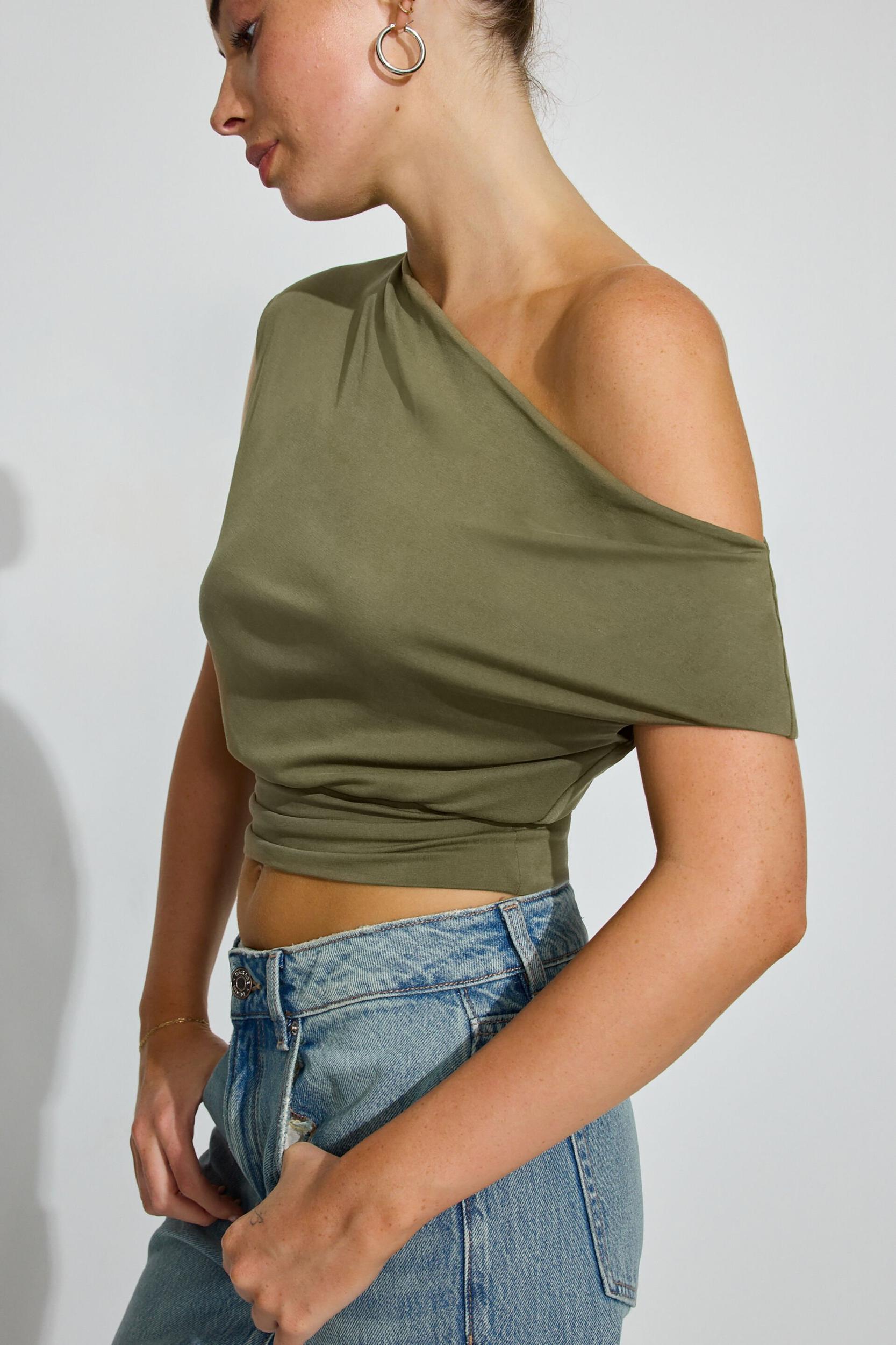 Off Shoulder Band Top Product Image