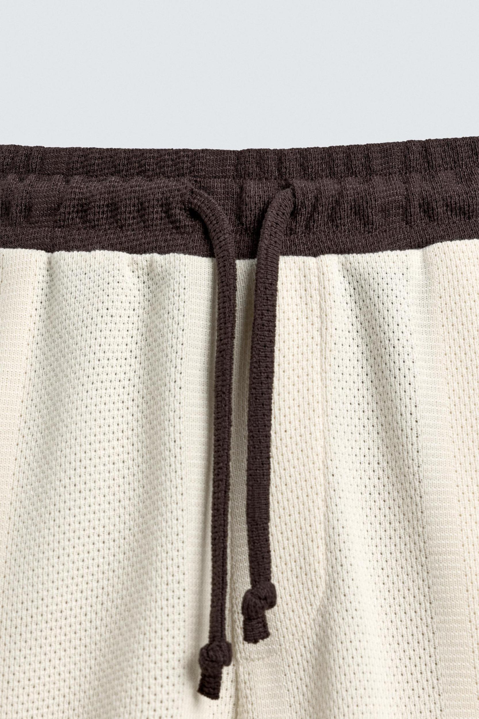 RETRO CONTRAST SOCCER SHORTS Product Image