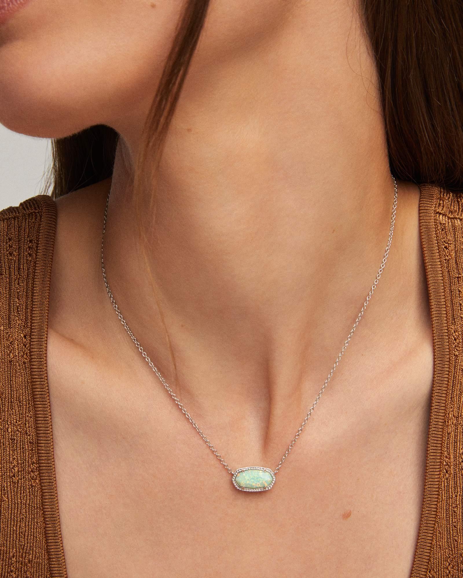 Elisa Gold Short Pendant Necklace Product Image