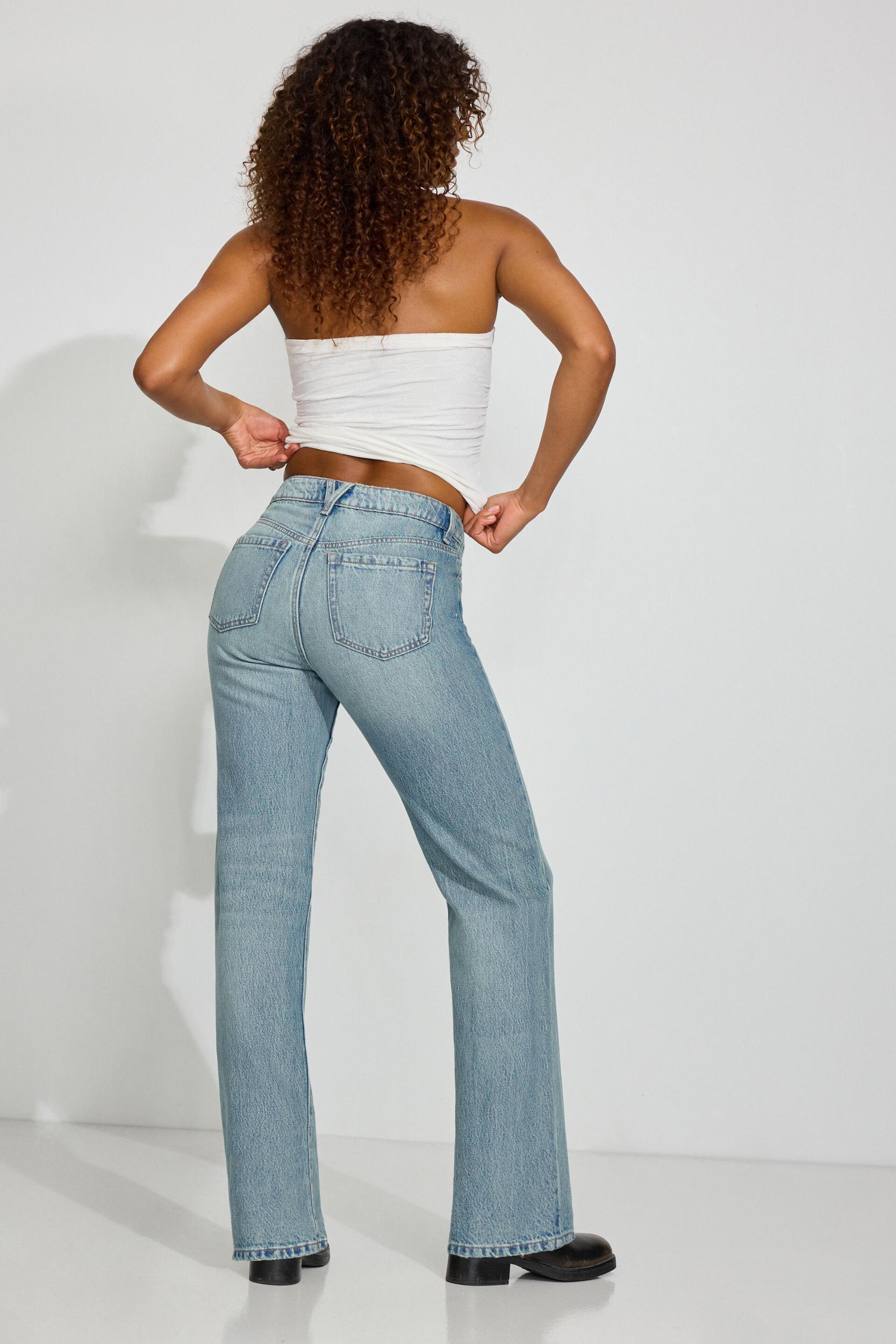'90s Straight Jeans Product Image