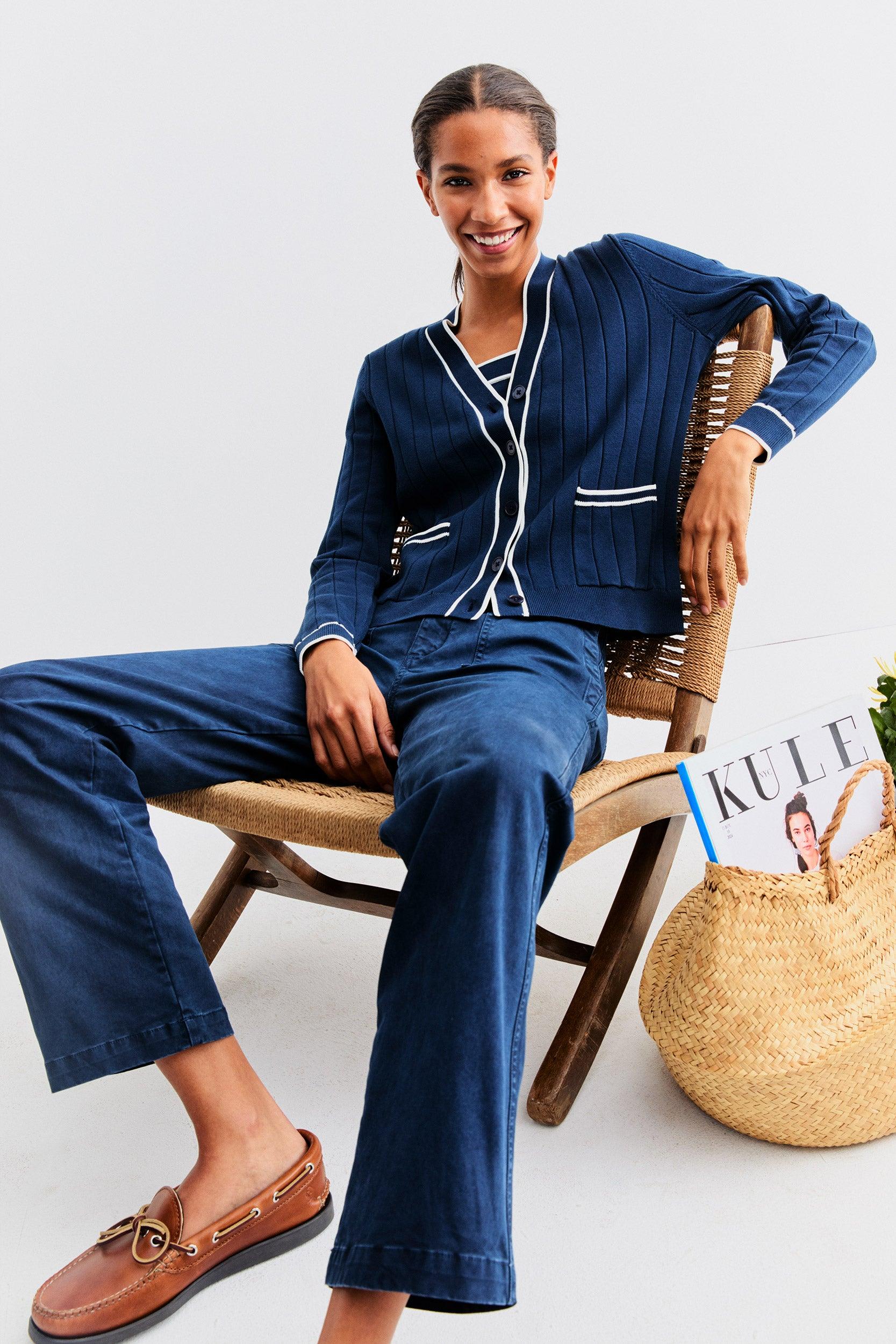 The Dede - Navy/Cream Female Product Image