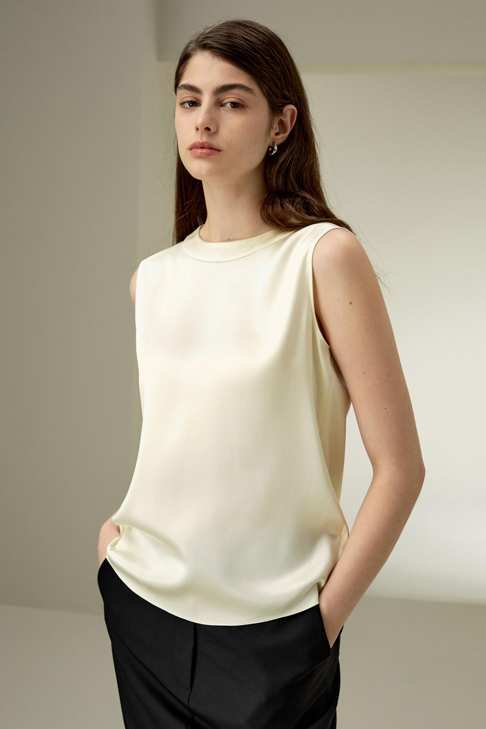 Sleeveless round neck silk top Product Image