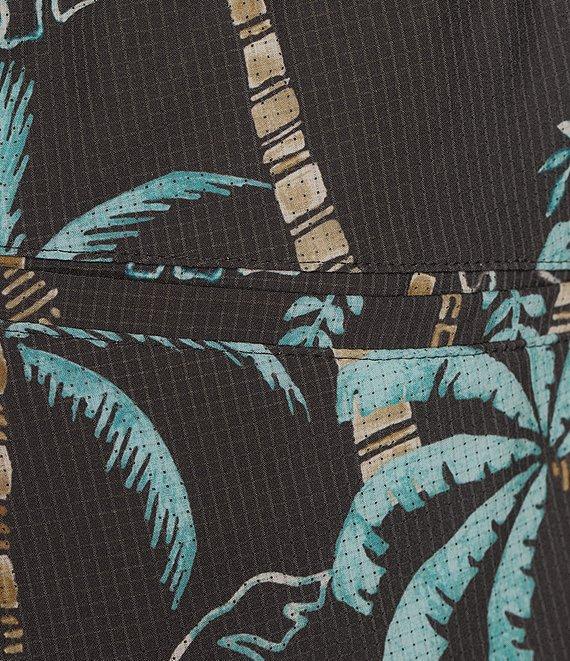 Caribbean Isle Breeze Flat Front Palm Print Performance Stretch 7#double; Inseam Shorts Product Image