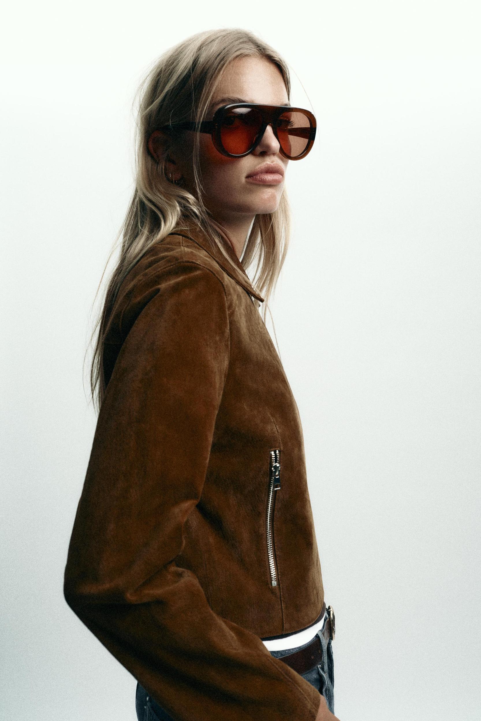 100% LEATHER SHORT JACKET Product Image