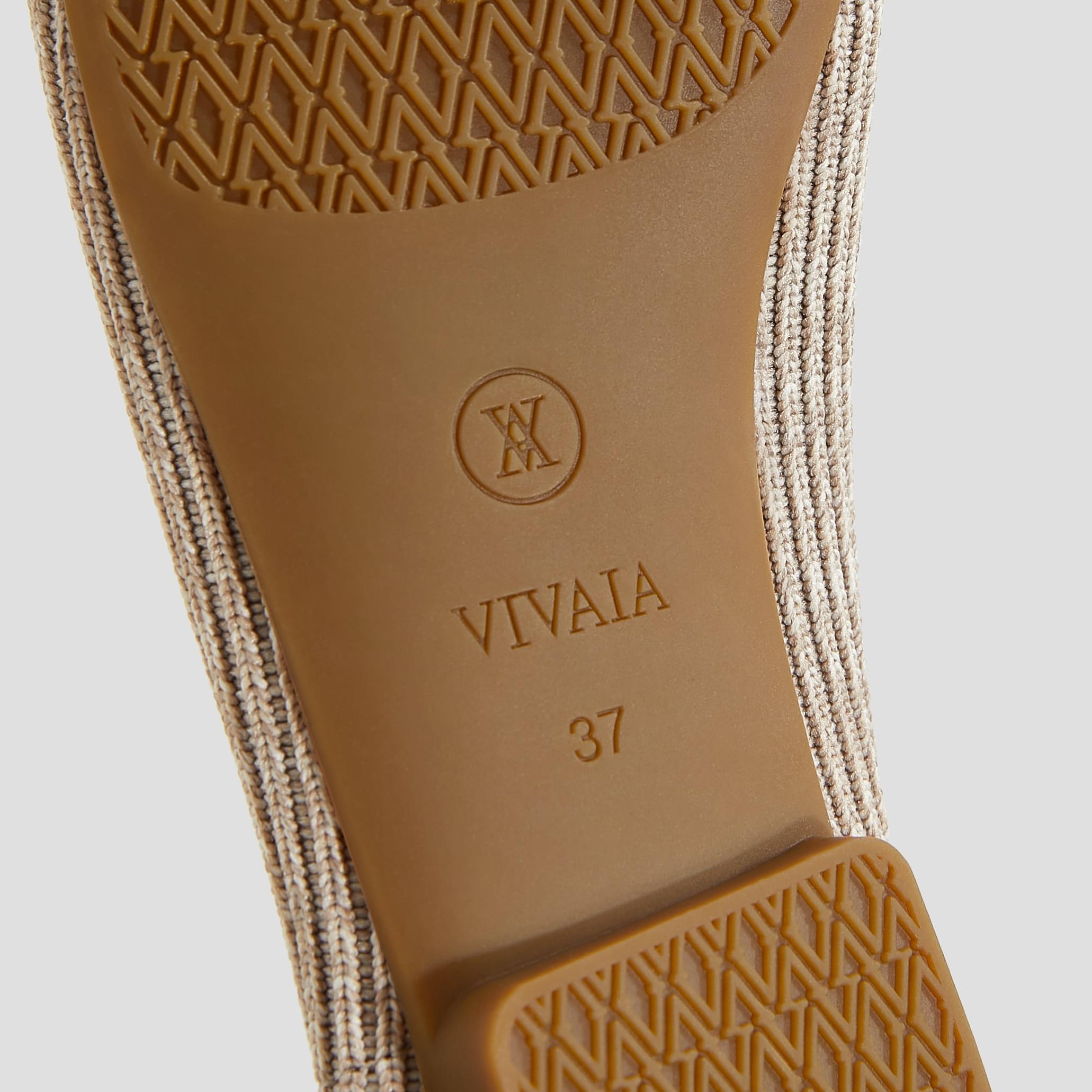 Square-Toe V-Cut Flats (Margot 2.0) Product Image