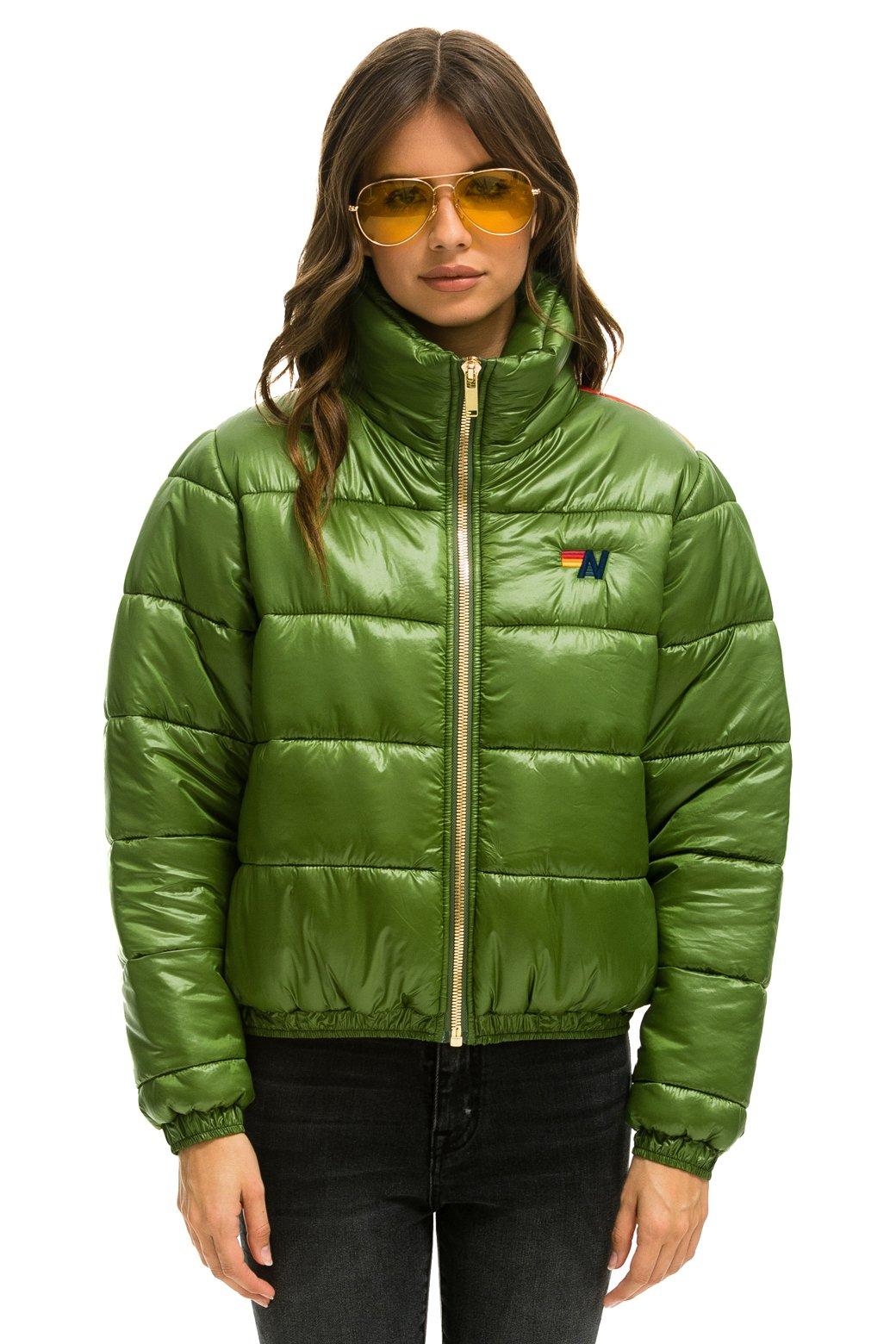 SUNBURST APRES PUFFER JACKET - GLOSSY GARDEN GREEN Female Product Image