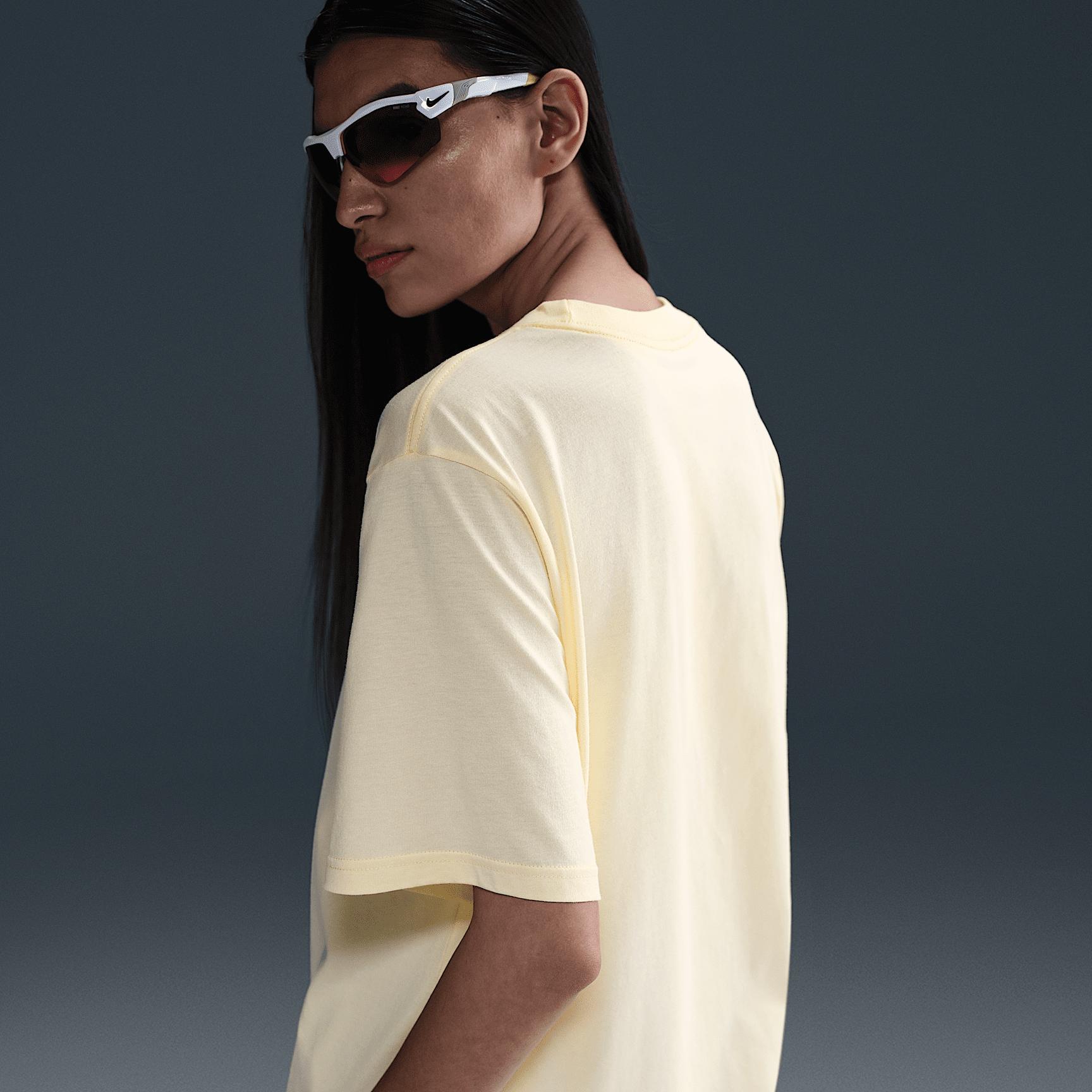 Nike Sportswear Essential Women's T-Shirt Product Image