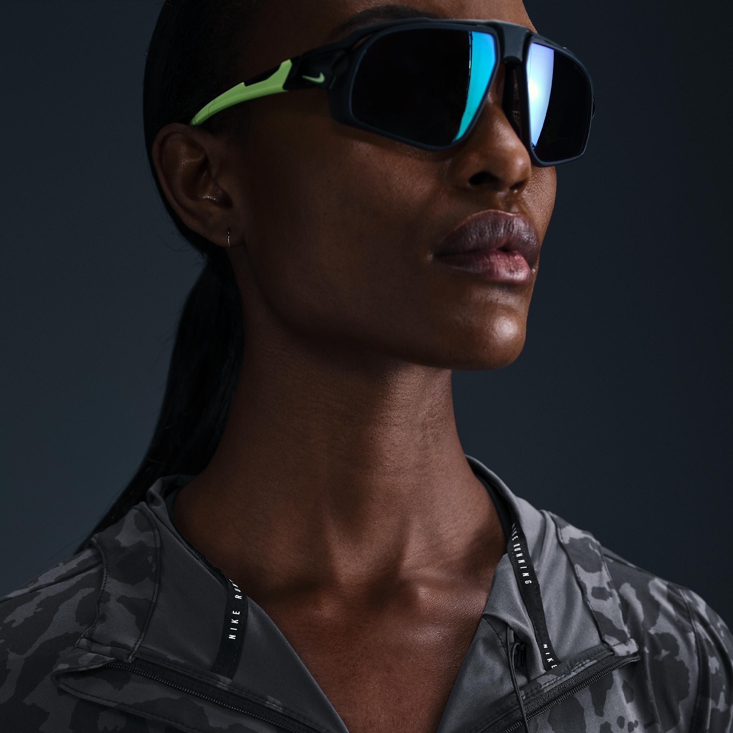 Nike Swift Women's Dri-FIT Packable Running Jacket Product Image