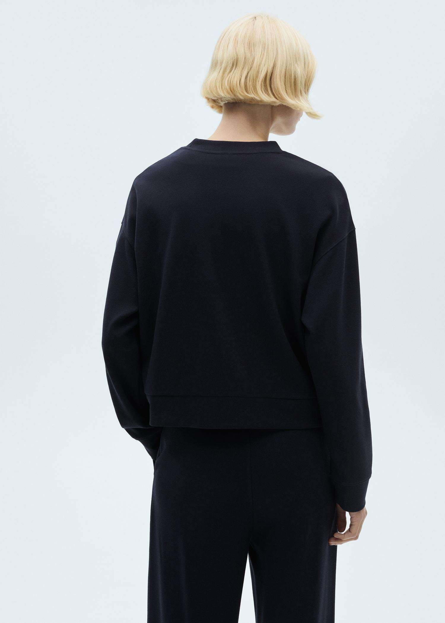 Crew-neck sweatshirt with stitching detail - Women | MANGO USA Product Image