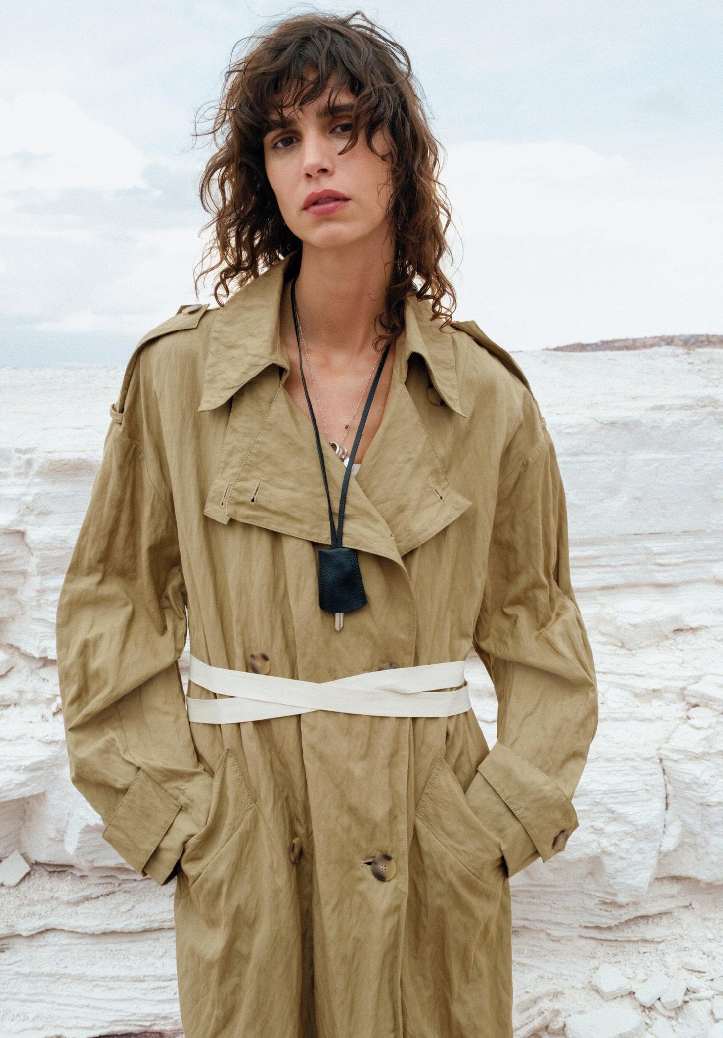 Oversized wrinkled-effect trench coat - Women | MANGO USA Product Image