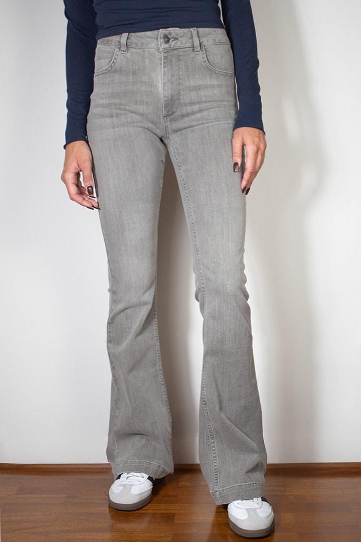 High waist flared jeans Product Image