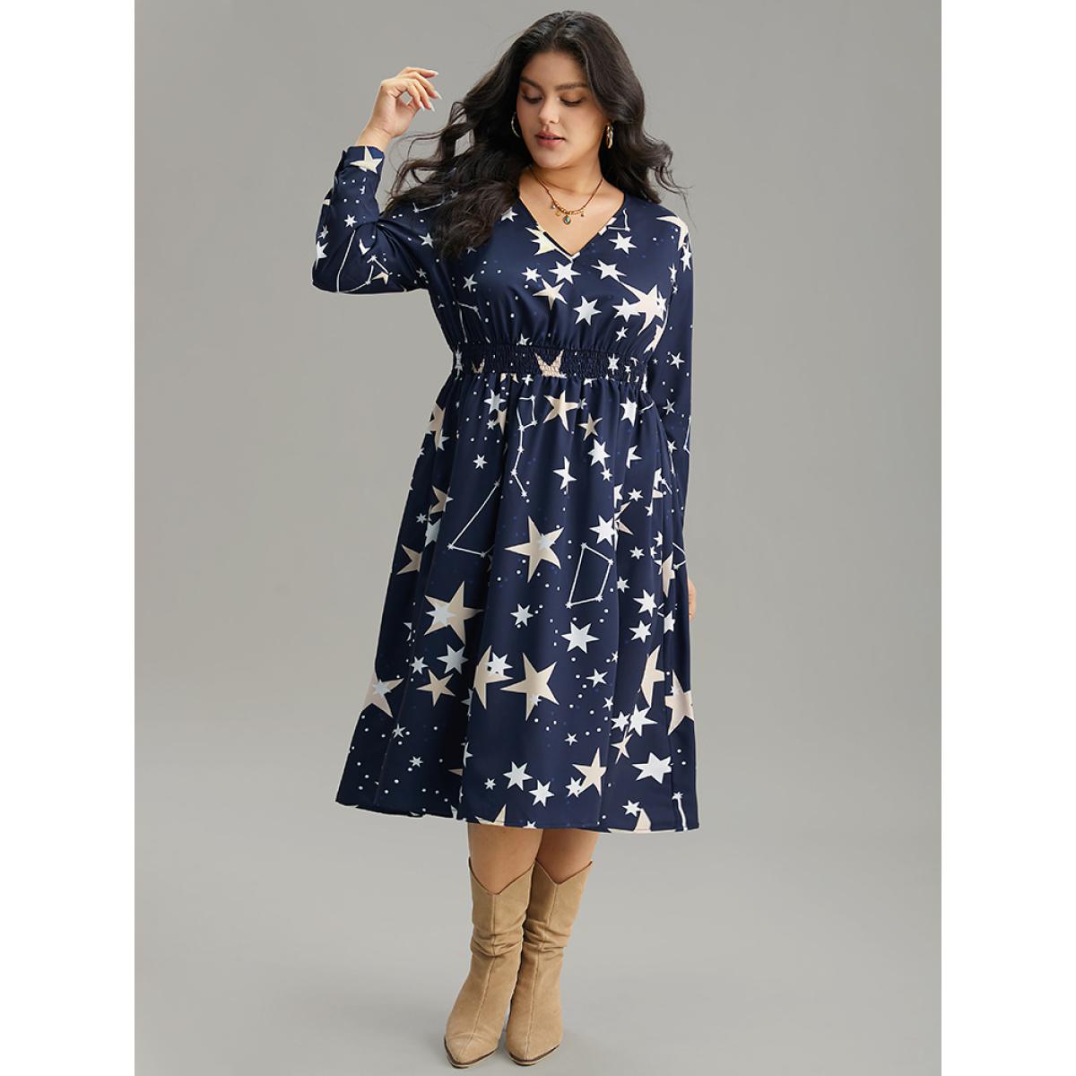 Plus Size Star Geometric Shirred Pocket Dress DarkBlue Women Vacation Printed V-neck Long Sleeve Curvy Midi Dress BloomChic 22-24/3X Product Image