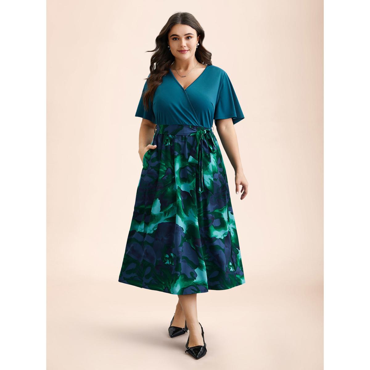 Plus Size Tropical Print Wrap Neck Waist-Tie Dress Emerald Women Elegant Belted Knit Dresses Bloomchic 28/5X Product Image