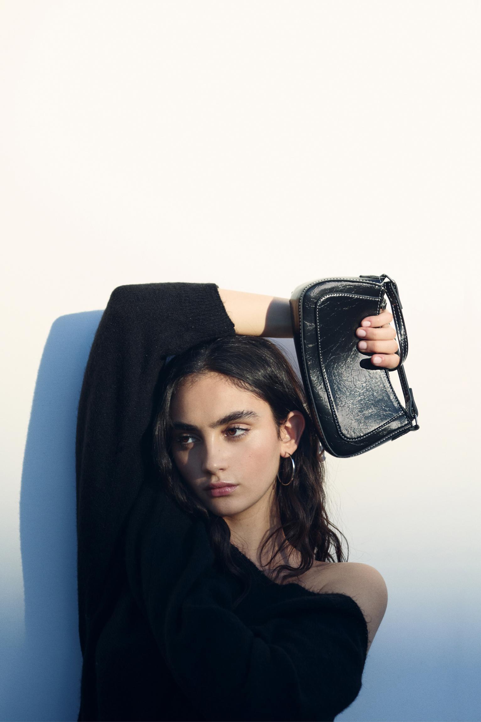 Shoulder bag with seams Product Image