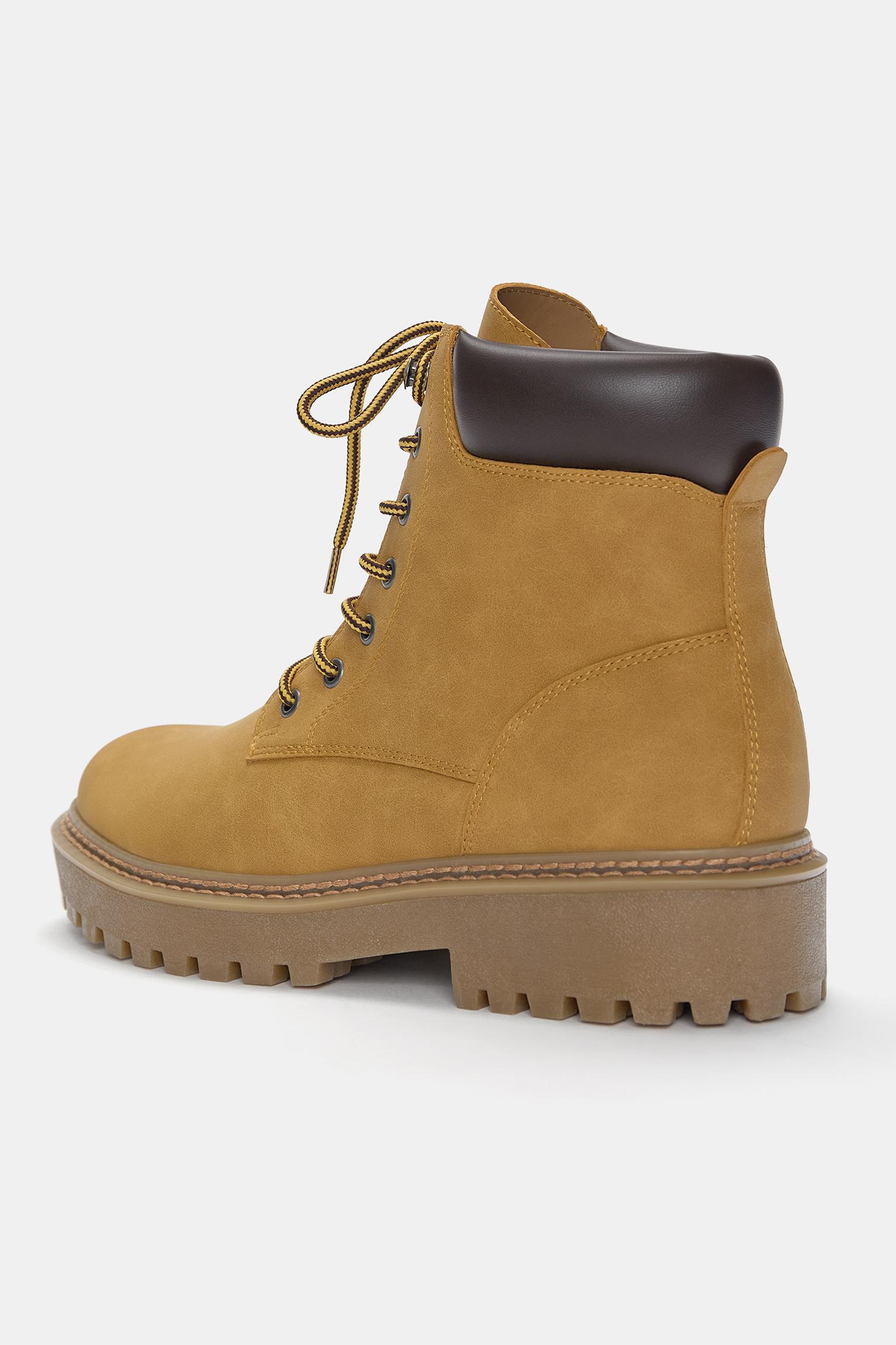 Flat lace-up boots Product Image