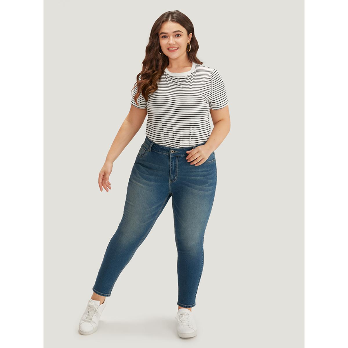 Plus Size Zipper Fly Skinny Medium Wash Jeans Women Cerulean Casual Plain Plain High stretch Pocket Jeans BloomChic 14/1X Product Image