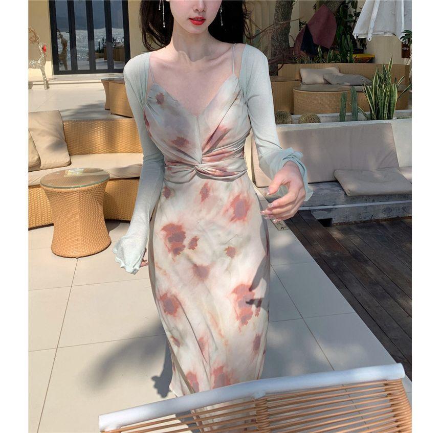 V-Neck Plain Crop Light Jacket Product Image