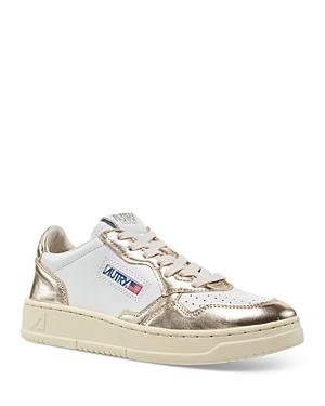 Autry Womens Medalist Low Top Sneakers Product Image