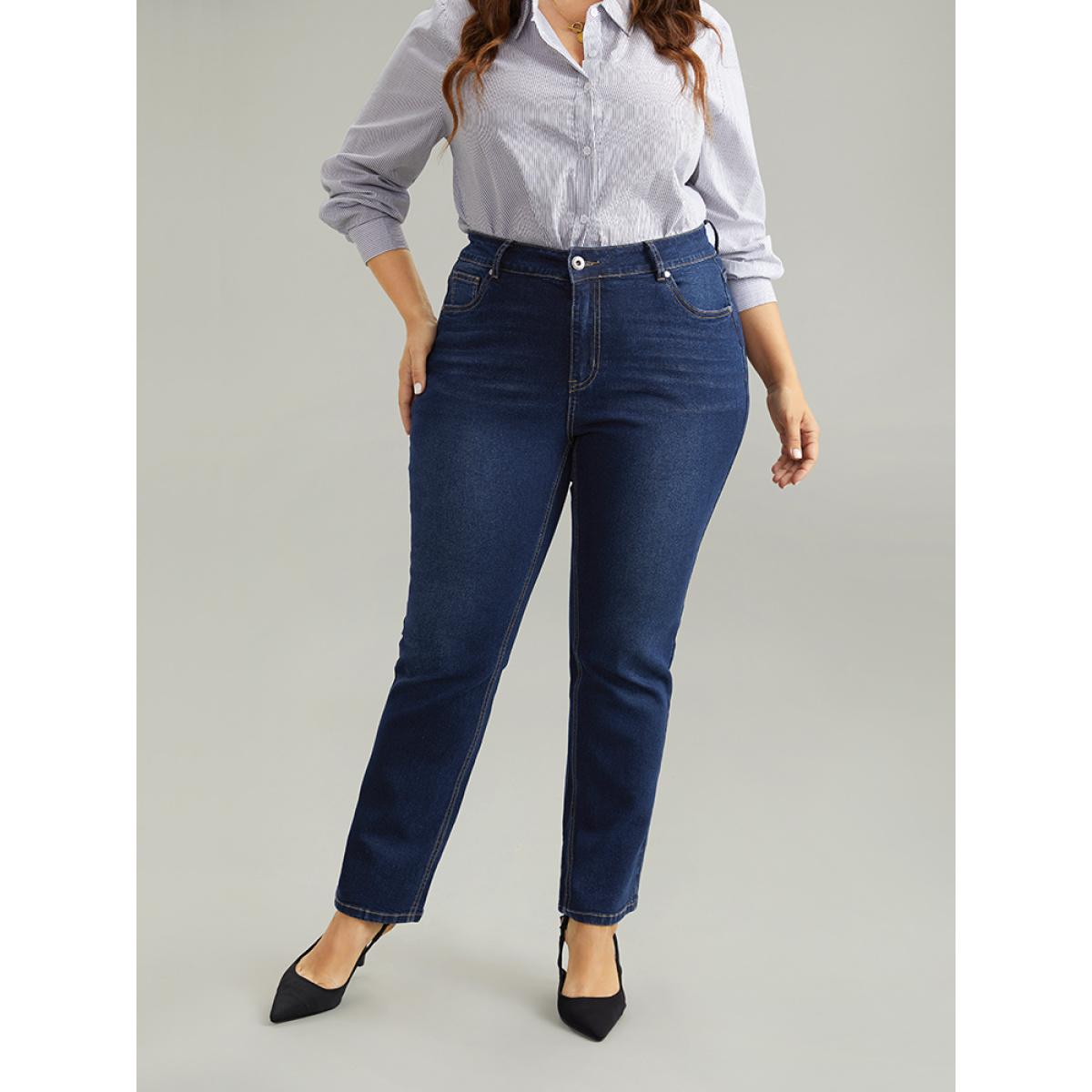 Plus Size Straight Leg Dark Wash Zipper Fly Jeans Women DarkBlue Casual Plain Pocket High stretch Pocket Jeans BloomChic 24/3X Product Image