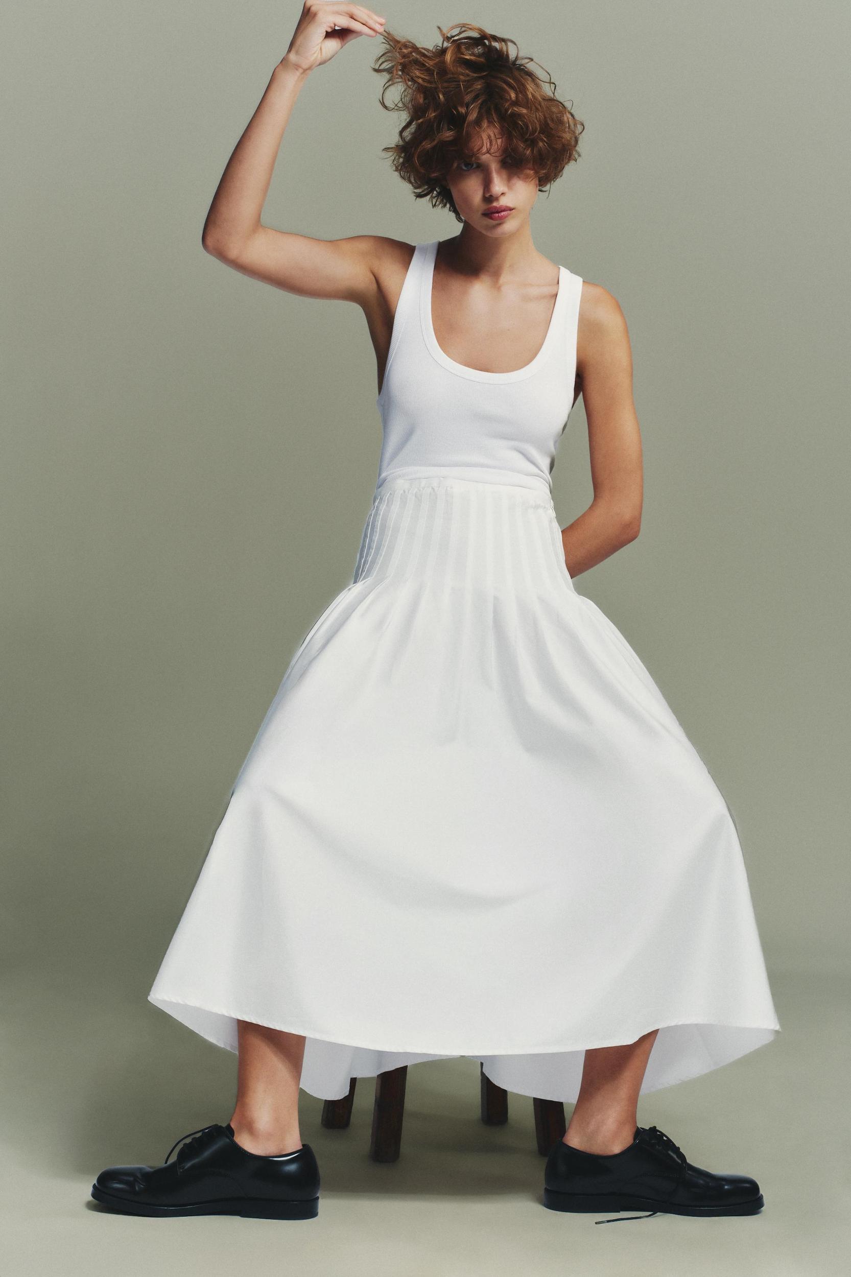 PLEATED MIDI SKIRT Product Image