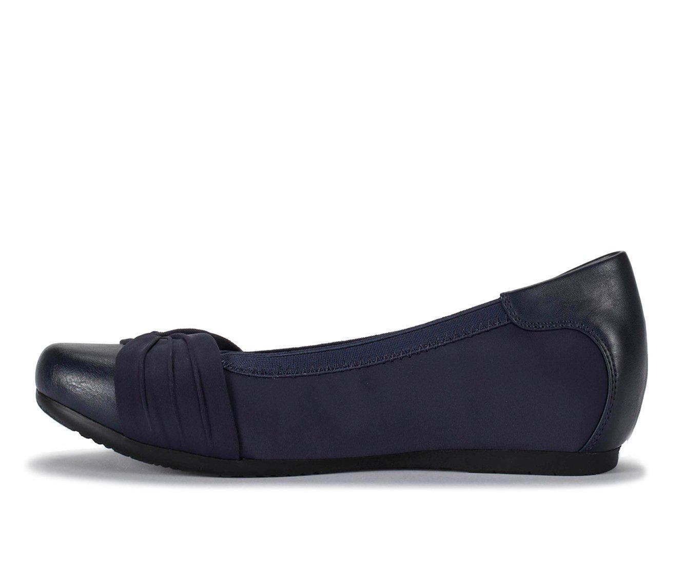 Women's Baretraps Marcie Flats Product Image